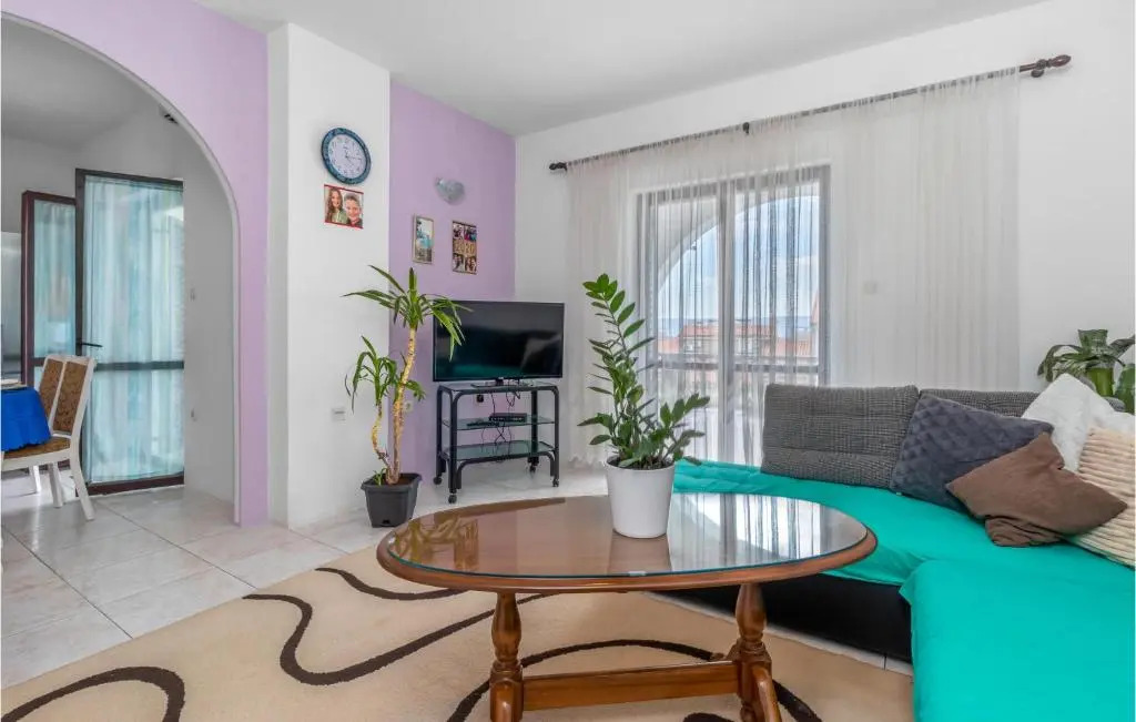 Amazing Apartment in Novi Vinodolski With Wifi and 3 Bedrooms