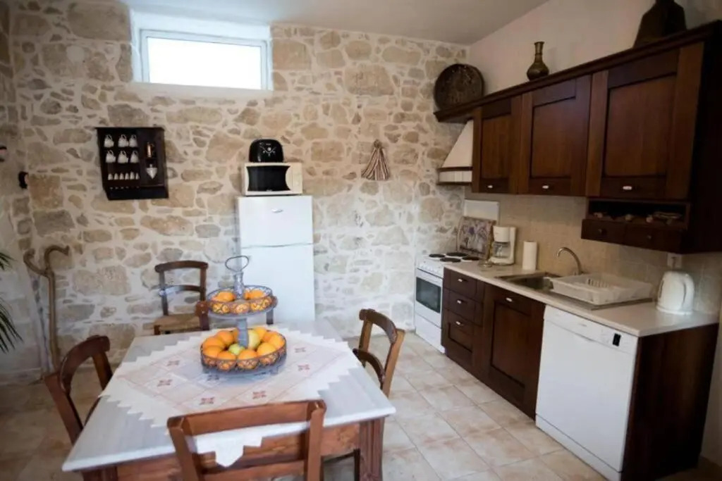 Traditional House 1 with Pool