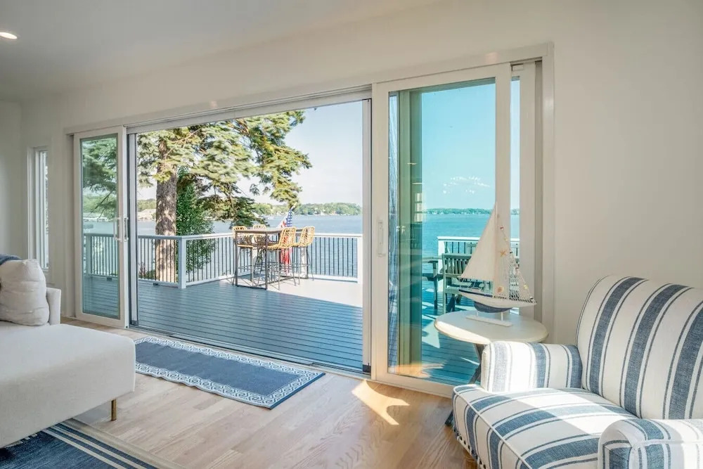 The Blue Sapphire on Mineola Bay - 3br/3ba Luxury Lakefront Home on Mineola Bay Stunning Views on Chain O Lakes