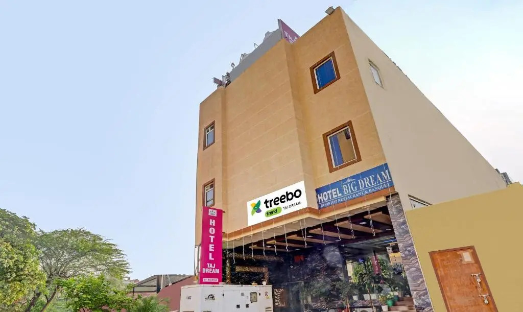 Treebo Taj Dream