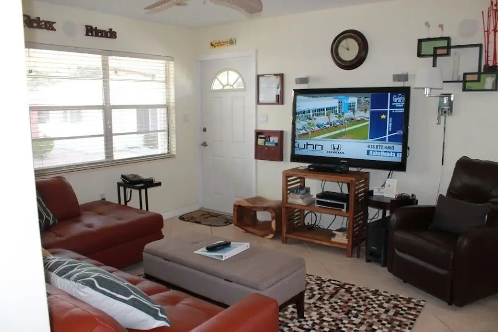 Aloha Kai - Unit 8 2 Bedrooms 1 Bathroom Apts