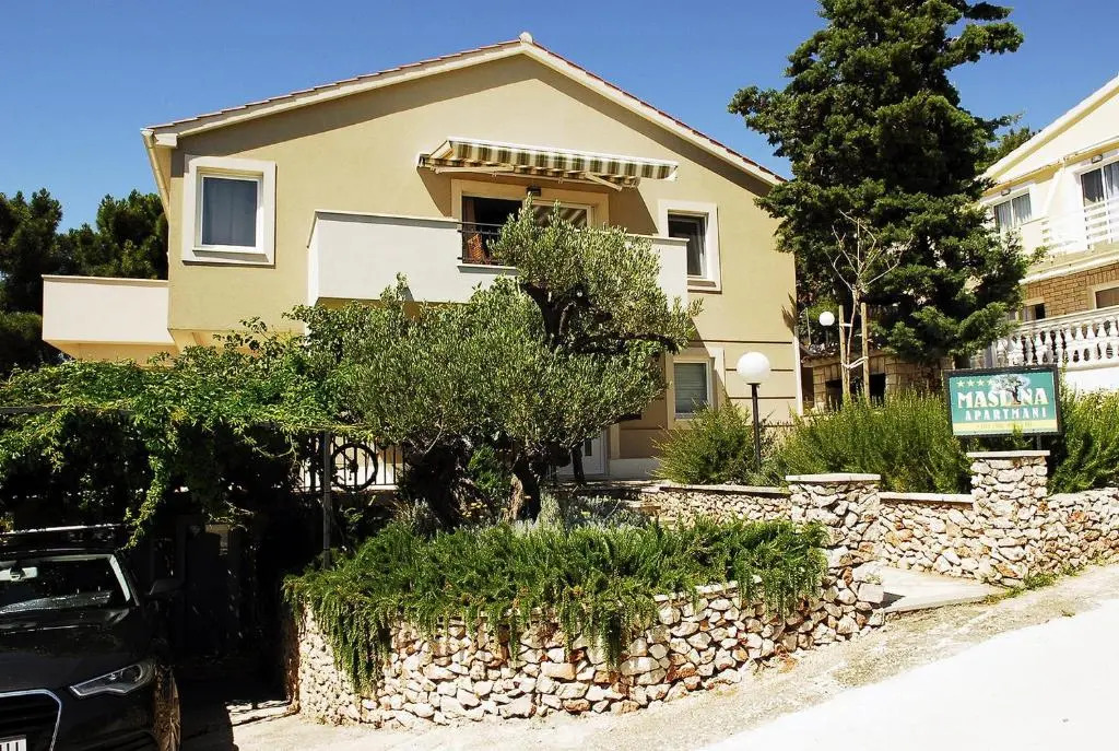 Apartments Maslina