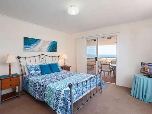 3 'The Clippers' 131 Soldiers Point Road - Fabulous Waterfront Unit