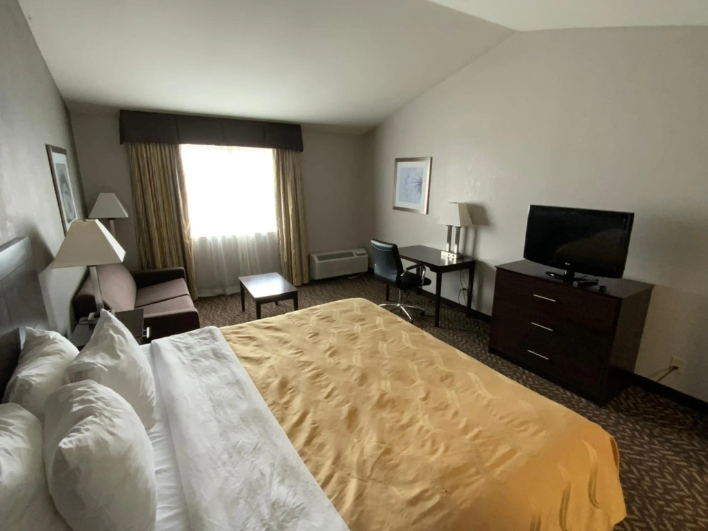 Quality Inn & Suites University-Airport