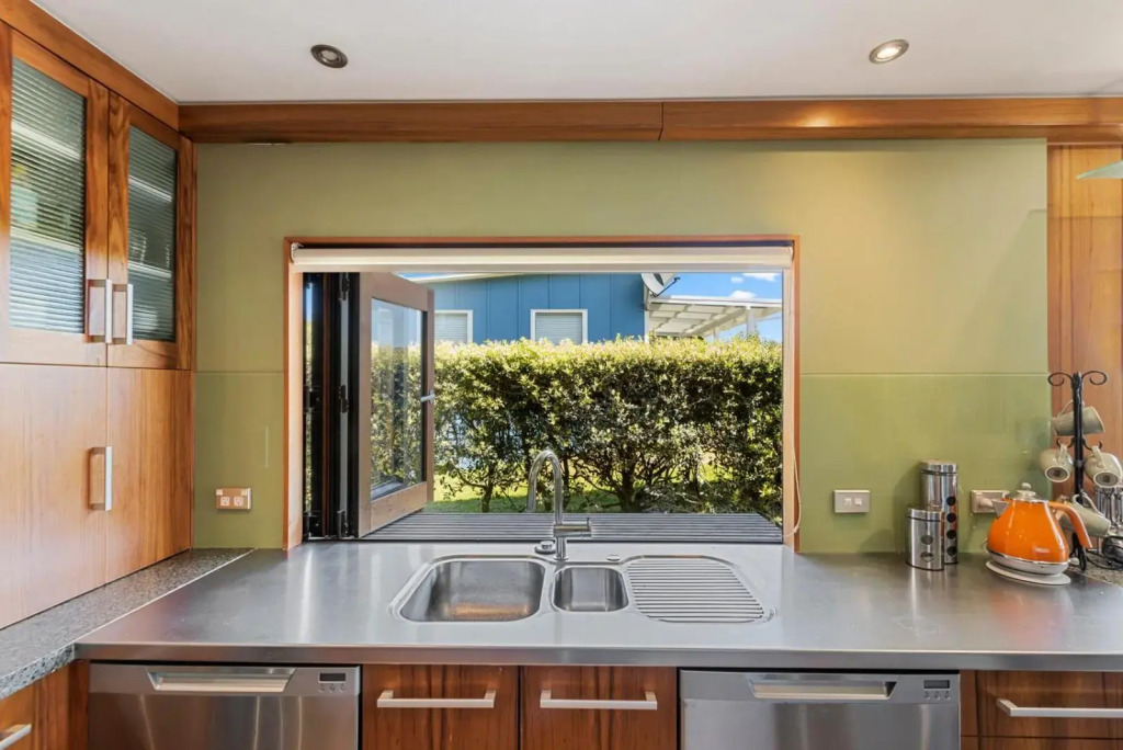 Island View Beach House - Paraparaumu Beach Home