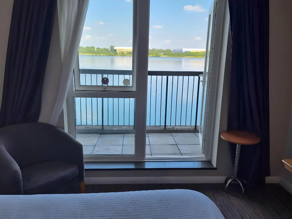 OYO Lakeside Willen Lake Milton Keynes