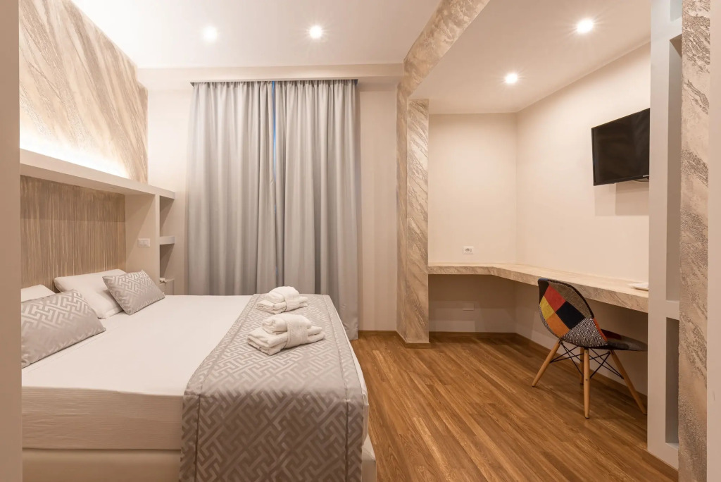 Top Floor Colosseo Guesthouse
