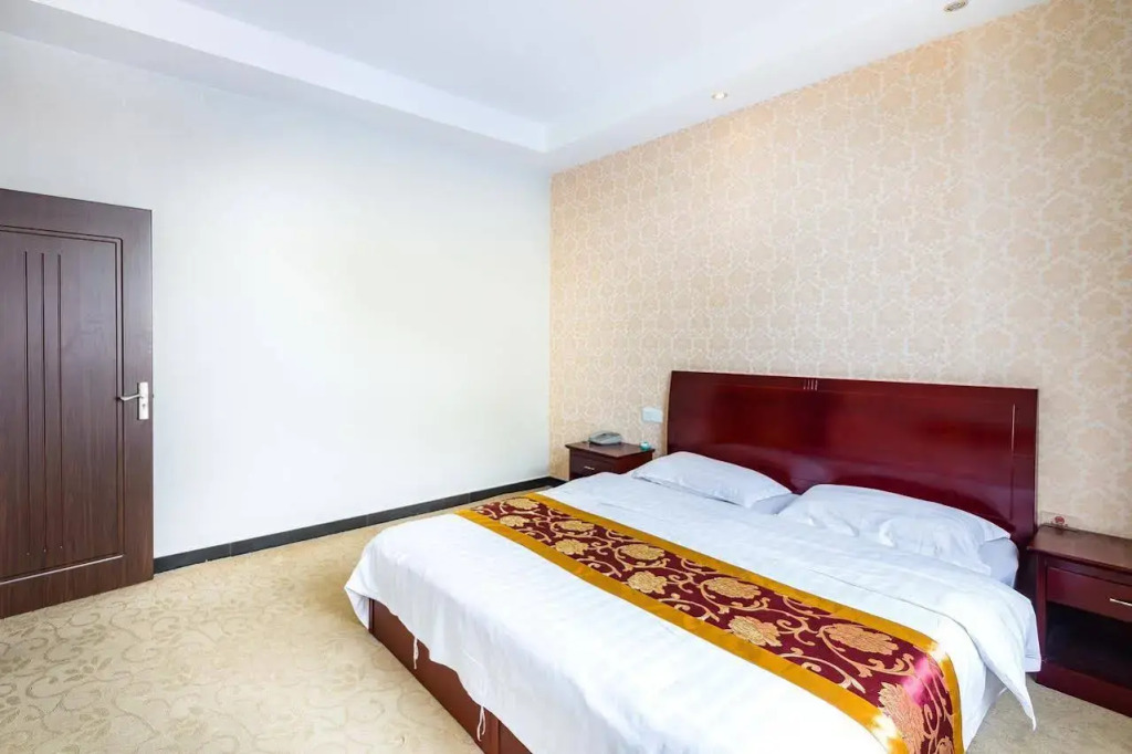 169 Hotel