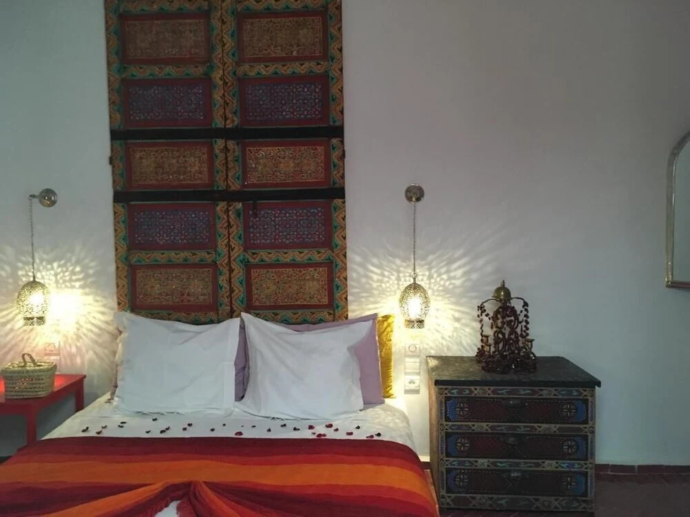 Riad Laly Tourisme Eclairé Le bijou de la medina