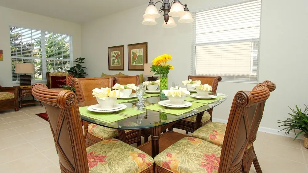 6-bedroom 2505