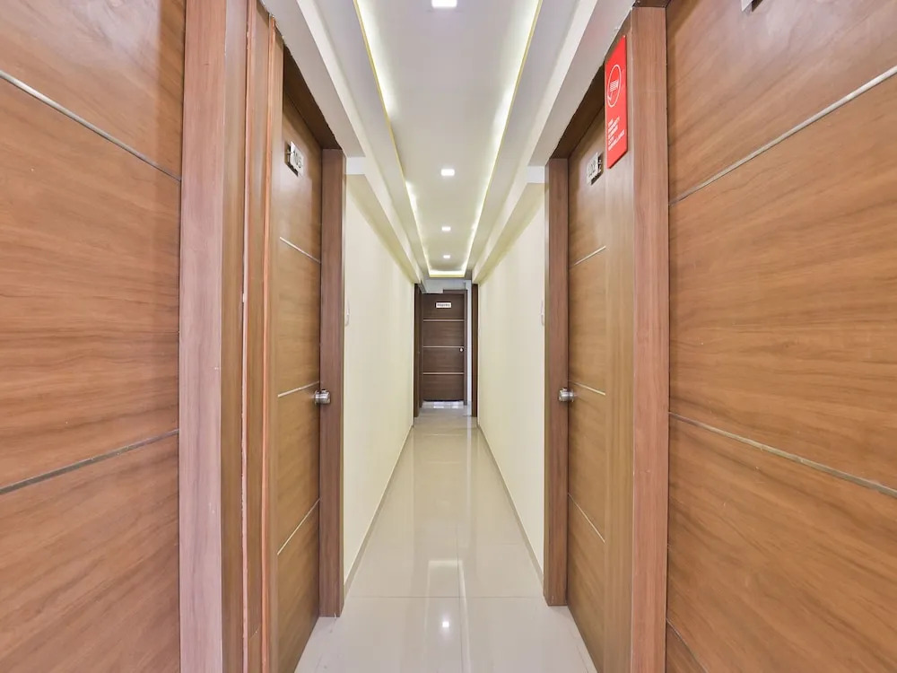 OYO 12654 Hotel Sunshine