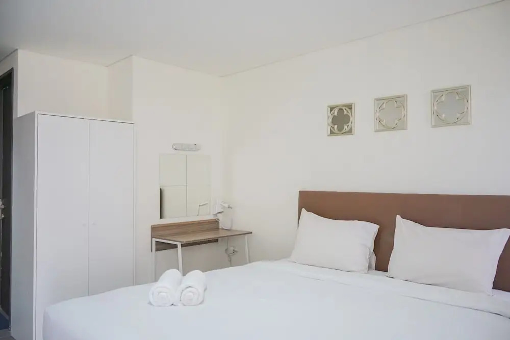 Minimalist Studio Bintaro Icon Apartment near British School