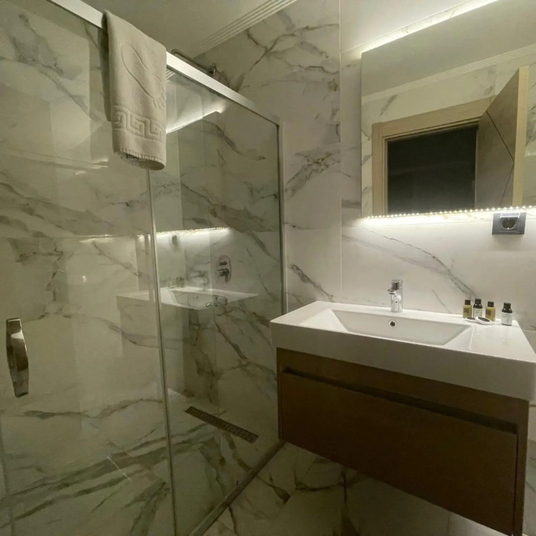 Le Luxe Suites Hotel
