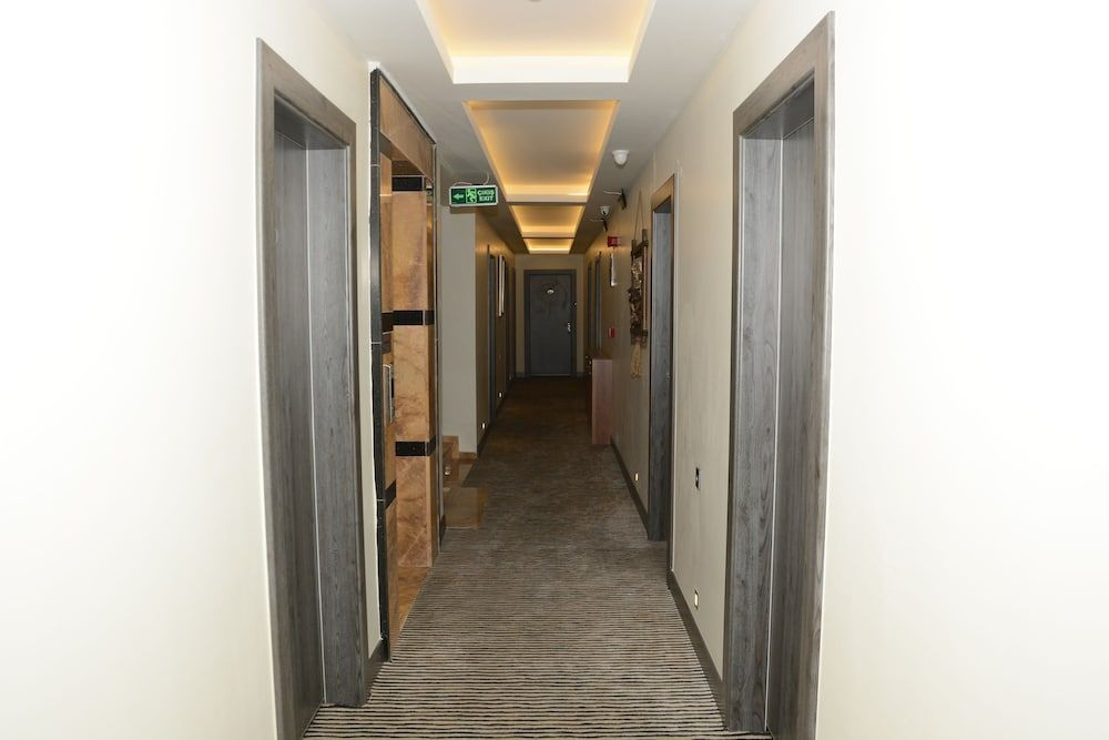 Ada Hotel