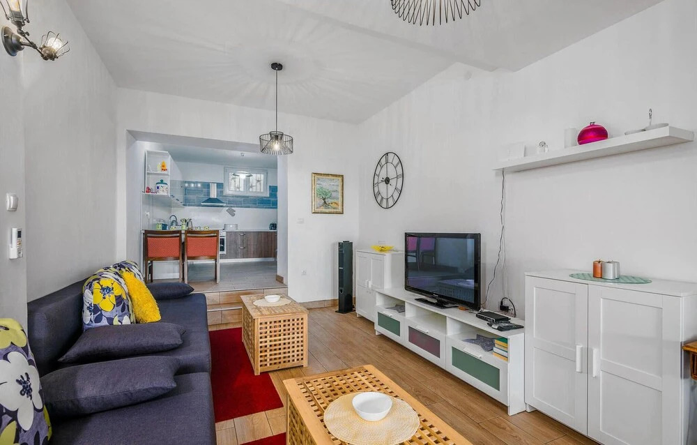 Nice Home in Pinezici with Hot Tub, WiFi & 4 Bedrooms