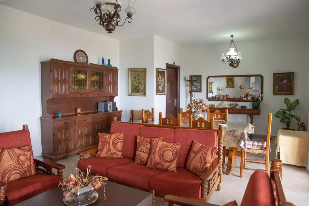 Eleni's House Chorefto