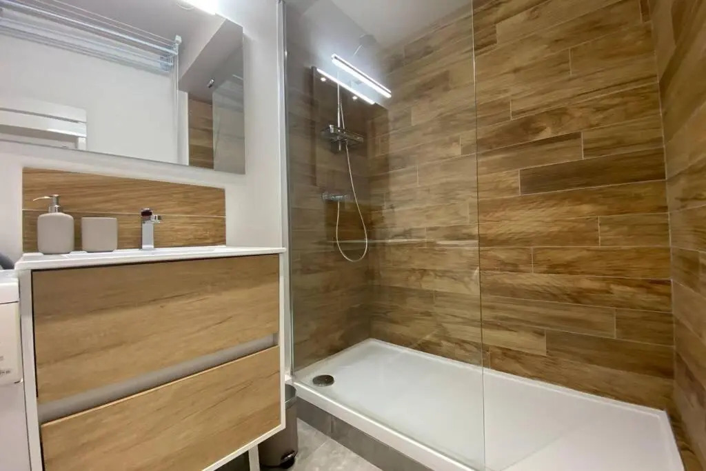 Place de Metz, Hyper-centre Grenoble, Studio 25 m2