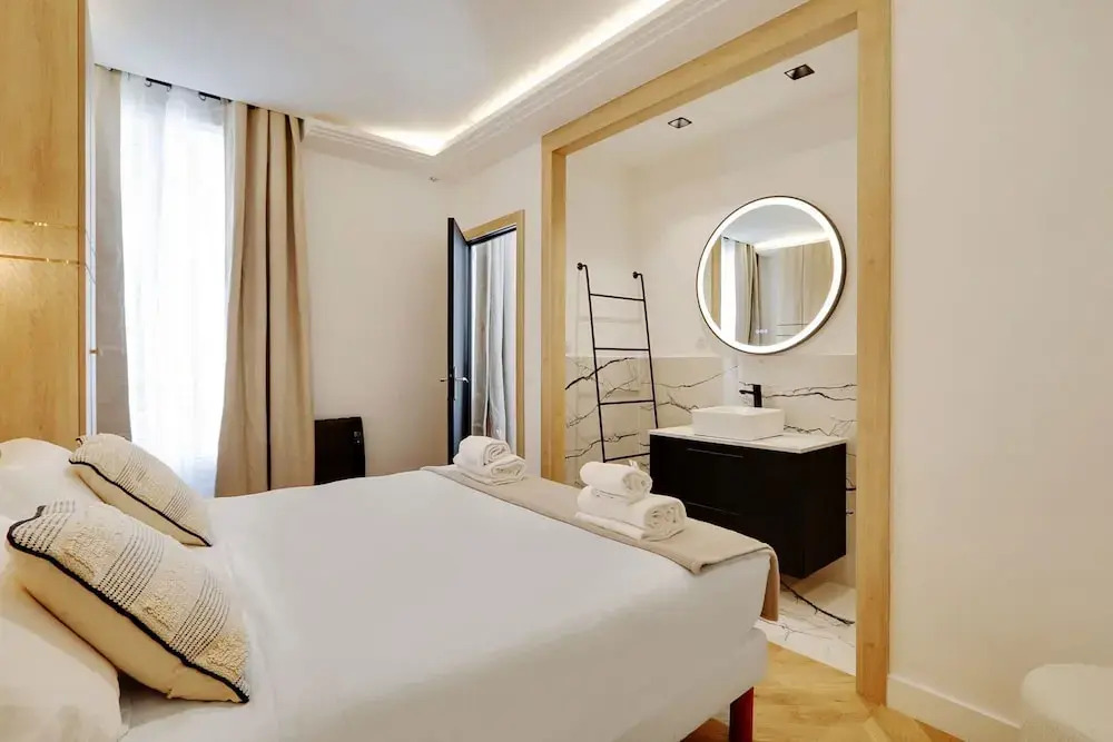The Upper Marais Superb Apartment for 6 People