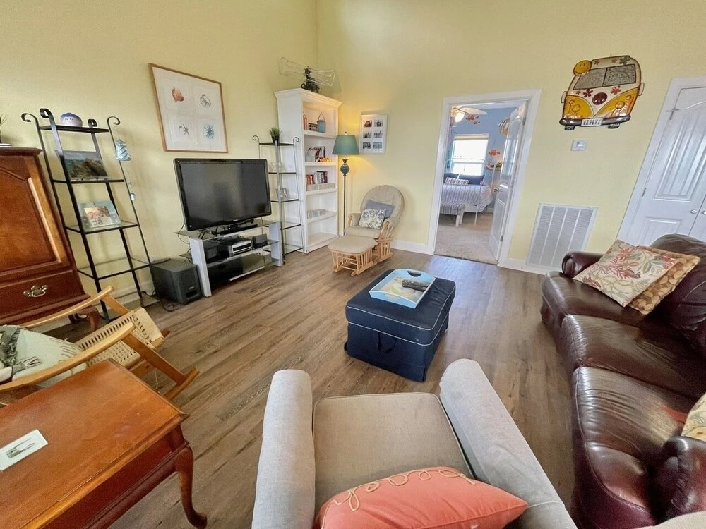 Hooked On A Feeling 3 Bedroom Home by RedAwning