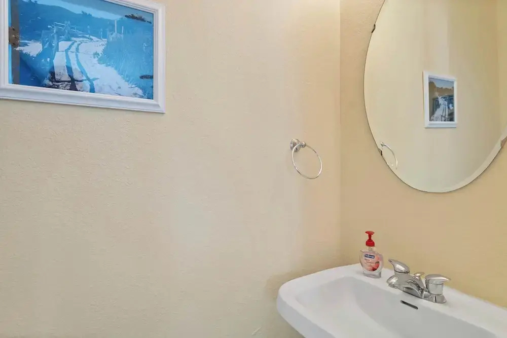 Creekside Getaway Stay for 8