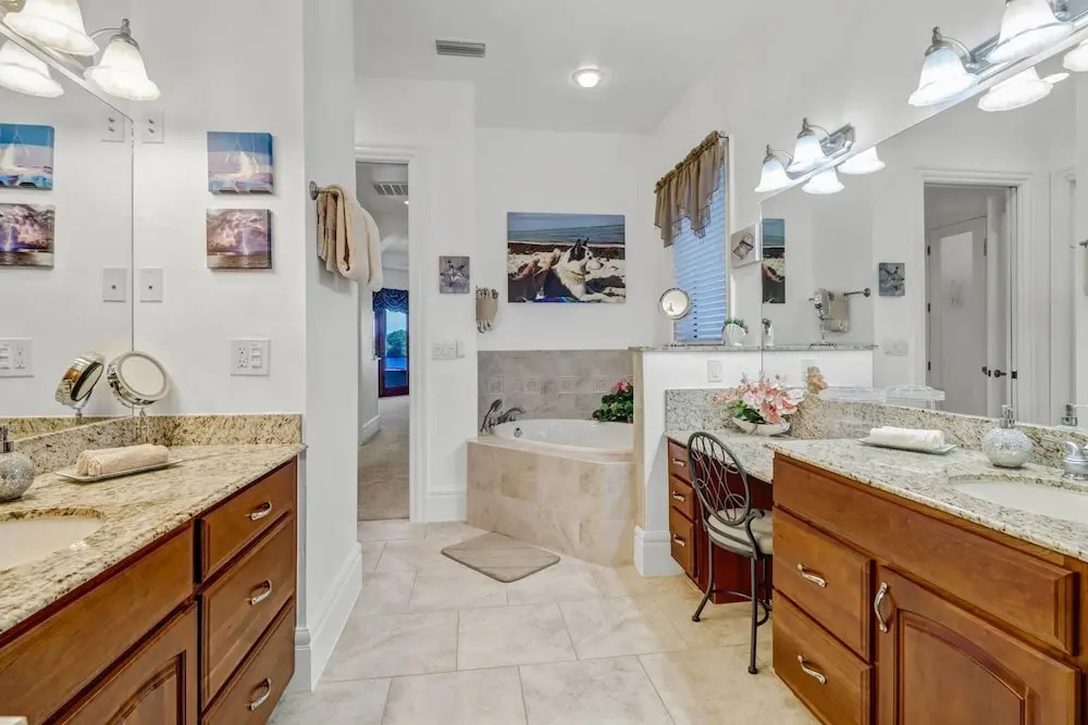 4604 NW 33rd Ter