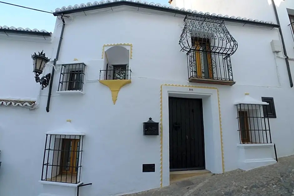 Salvatierra Guest House