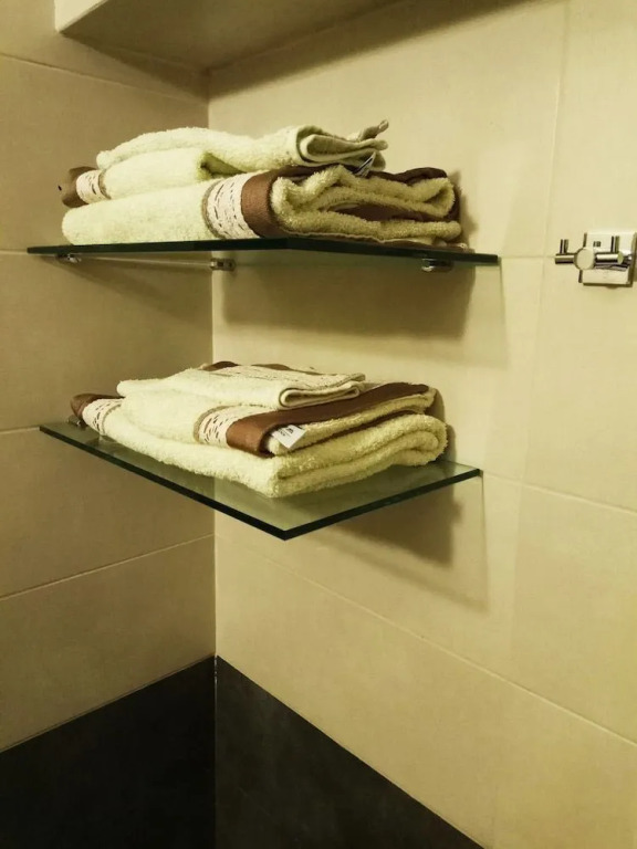 Athens-luxurious-suite 40