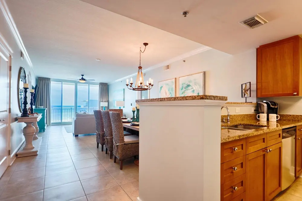 Waterscape A606 - 2 Br condo by RedAwning