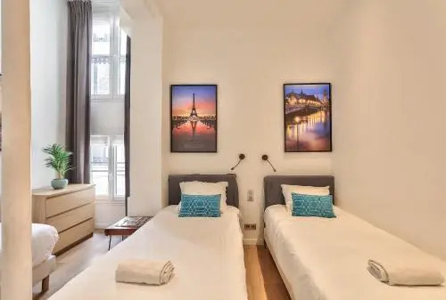 62-Luxury Flat Champs Elysees (1g)