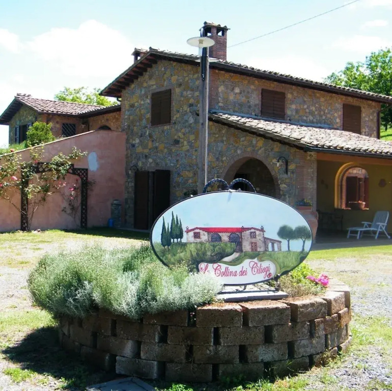 Casale la COLLINA DEI CILIEGI