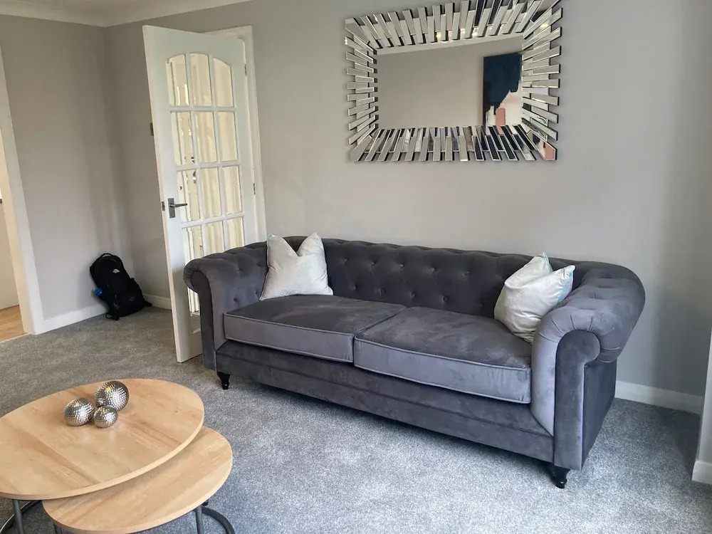 Leeward House - Donnini Apartments