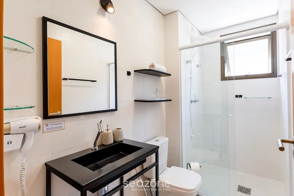 Modern apt With Pool Near the Beach Avr0203