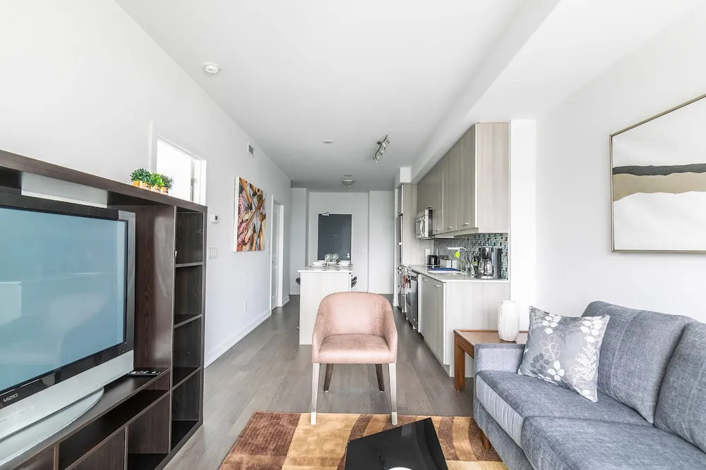 Newly Decorated Trendy Condo Sleeps 4