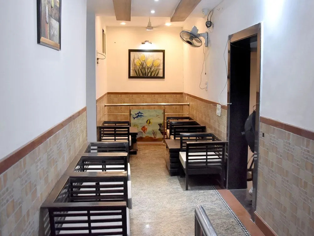 OYO 12682 Hotel Relax