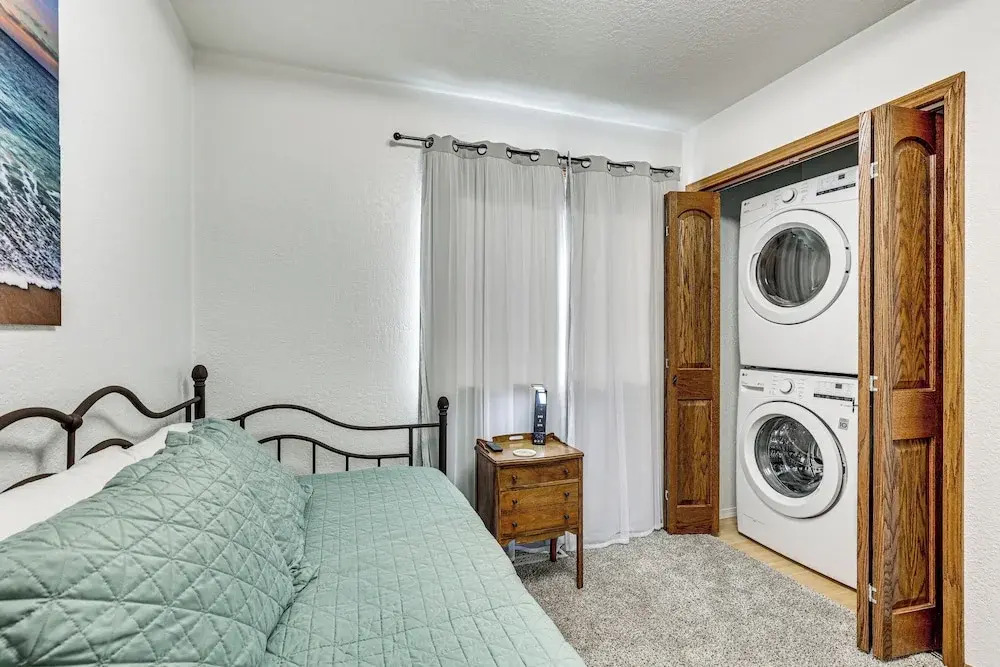 Scenic & Serene Rapid City Getaway on 1 1/2 Acres!