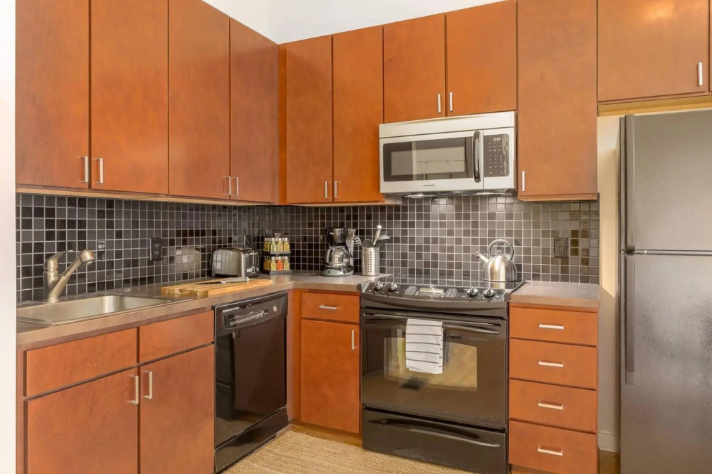 2 Bedroom Hip Apartment, Free Parking & Wifi