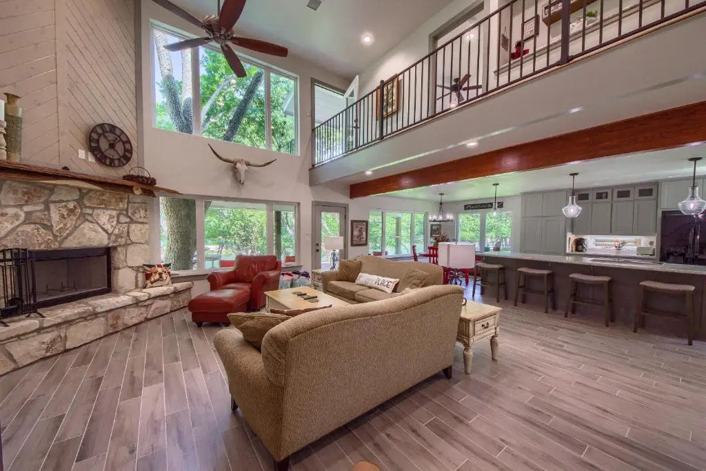 Down River Haus Ld 727 Home
