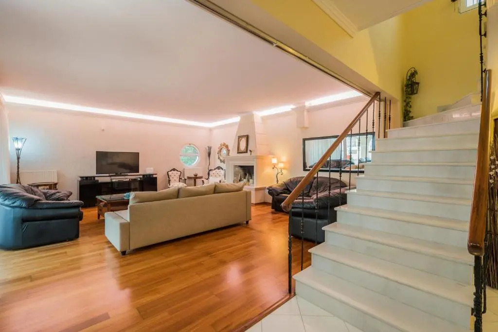 Elenis Family Villa
