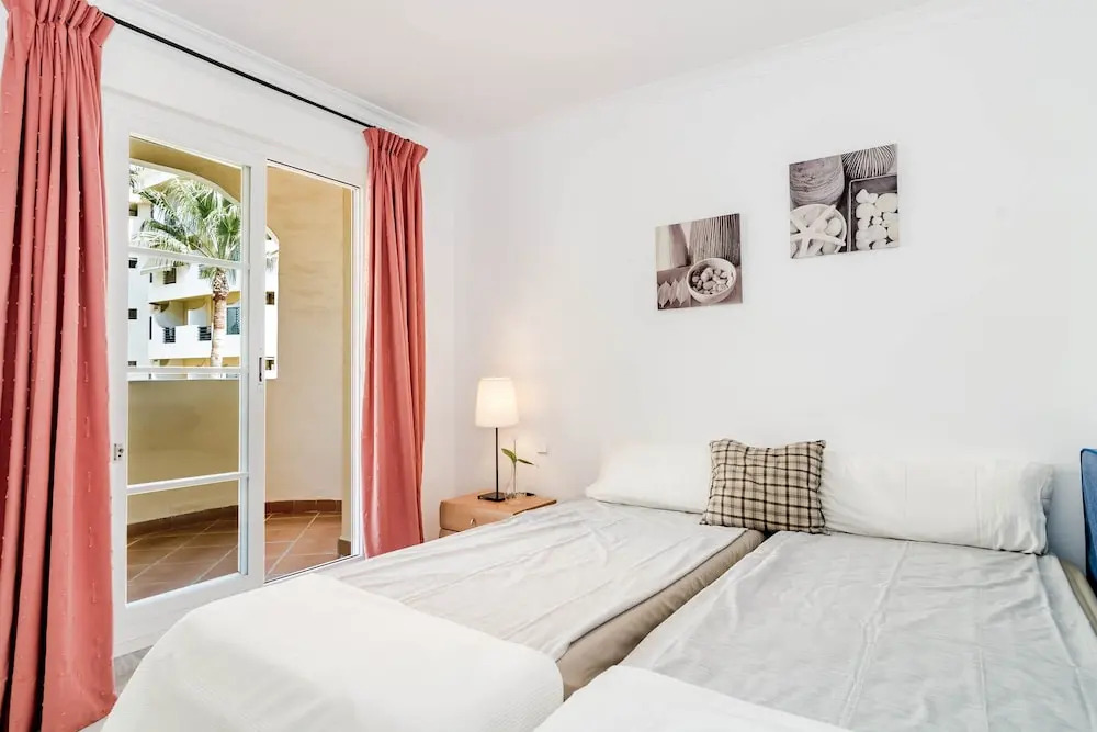 SAT - Contemporary Apartment in Puerto Banus