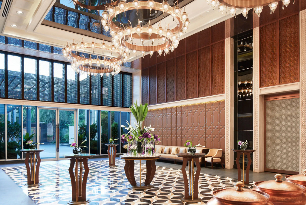 Отель Four Seasons Hotel Mumbai