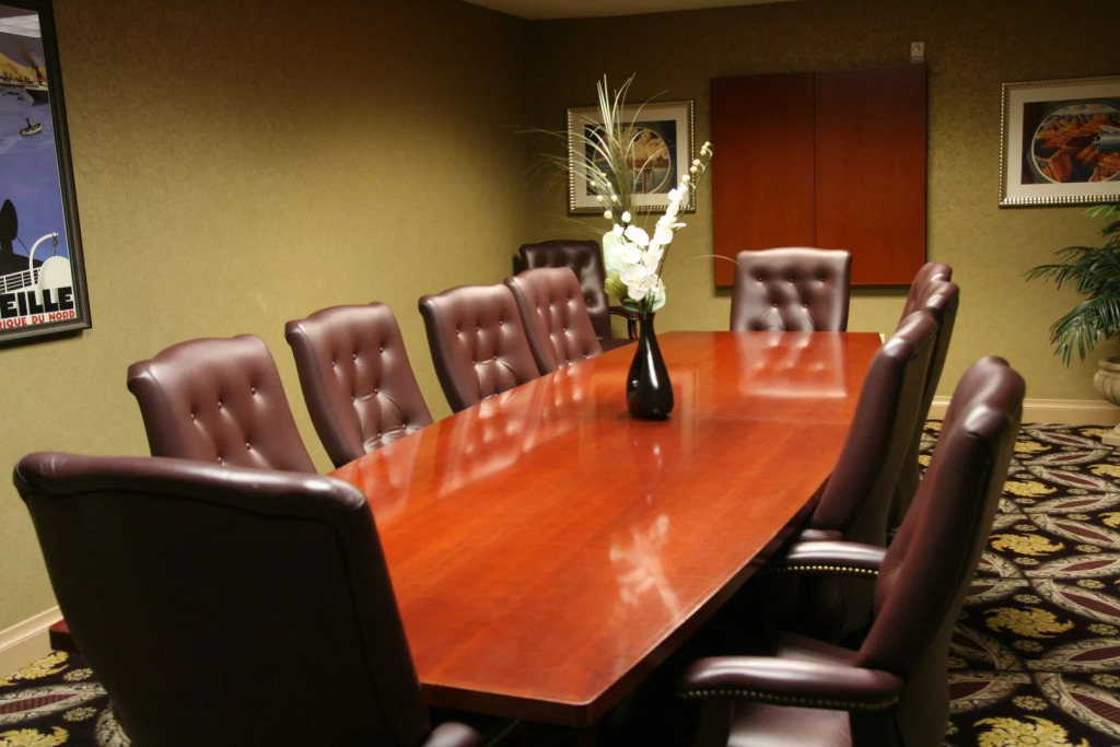 Best Western PLUS Hannaford Inn & Suites
