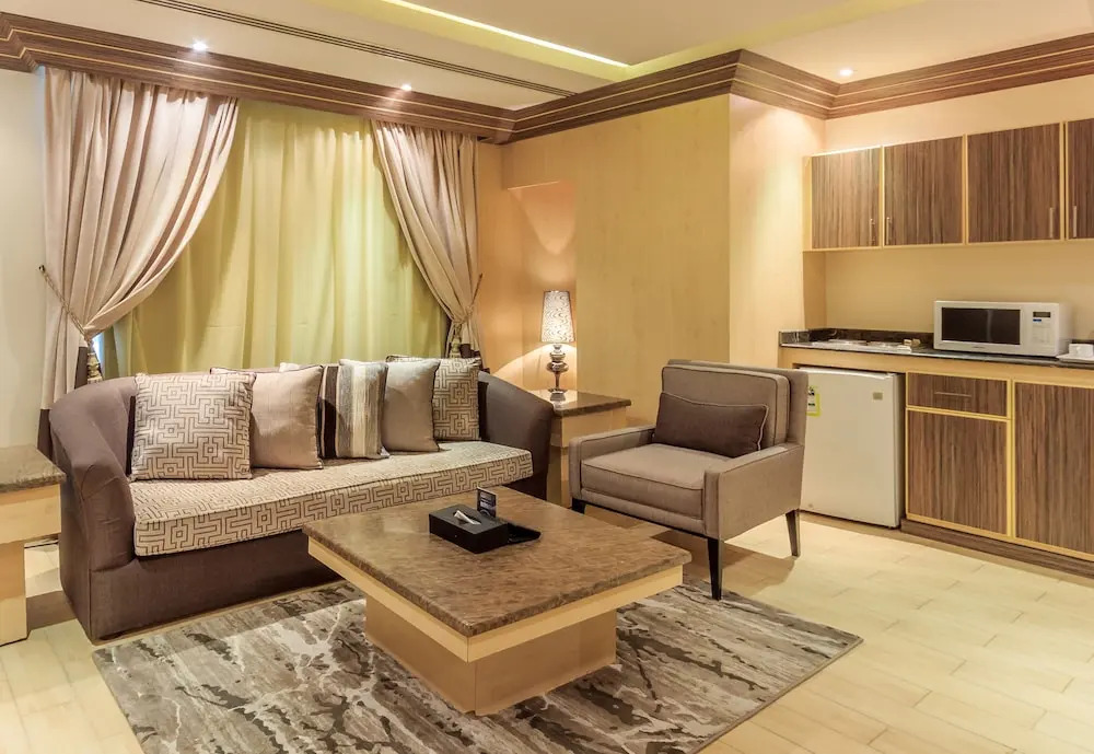Al Muhaidb Airport Hotel