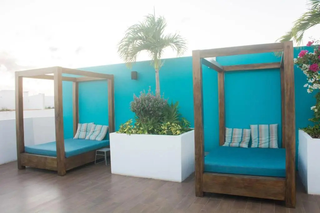 G101N DaVinci Condo 2BR walking distance to the beach