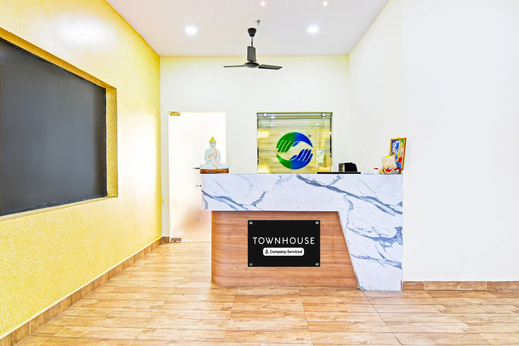 Super OYO Townhouse Dwarakanagar Near Gurudwara