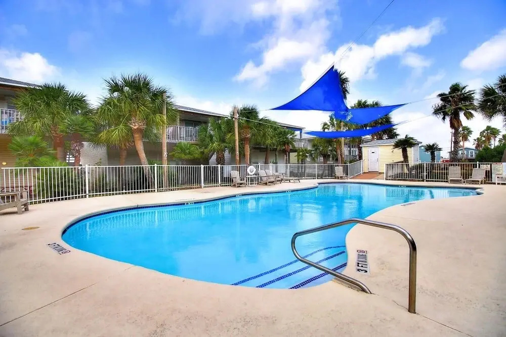 Aldens Anchor. #11 2 Bedroom Condo by Redawning