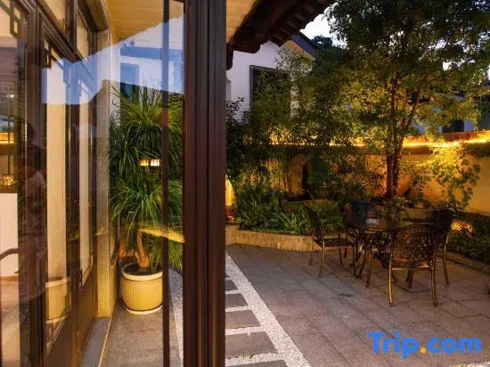 Pu'er Shifu Courtyard Homestay (Tea Horse Ancient Road Scenic Area)