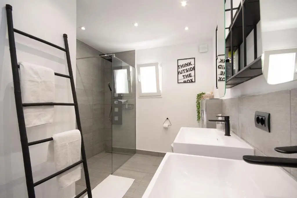 Sara 6 - chill-out, private pool, private tennis court- by Holiday Rentals Villamar