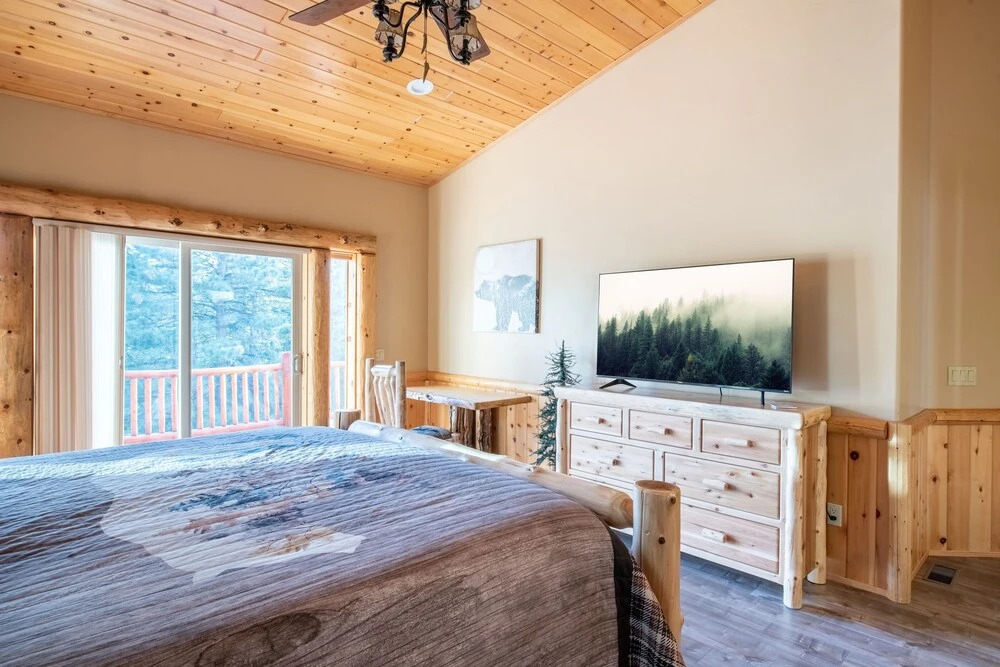 17 - Majestic Moonridge Views 4 Bedroom Home by Redawning