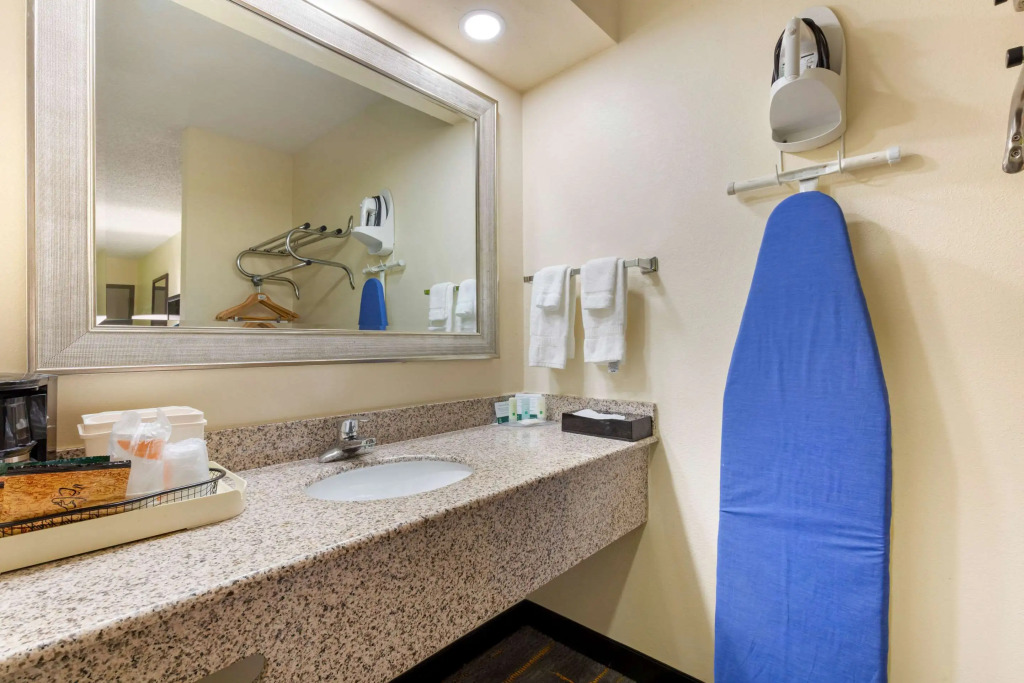 Quality Inn Cleveland North