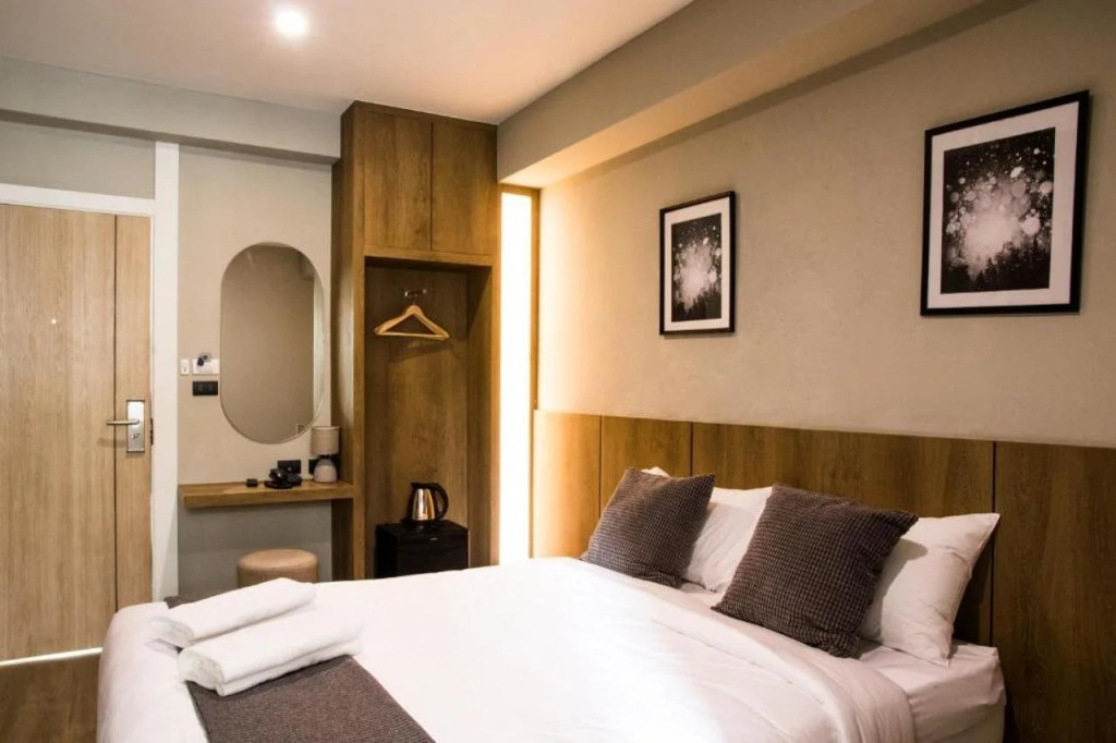 B Stay Hotel